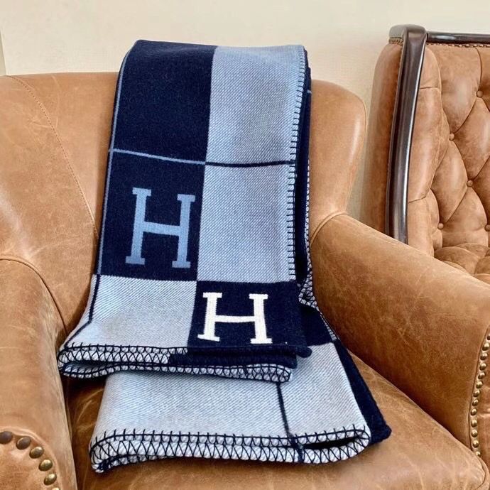 Hermes Blue Avalon III Throw Blanket - Image 7