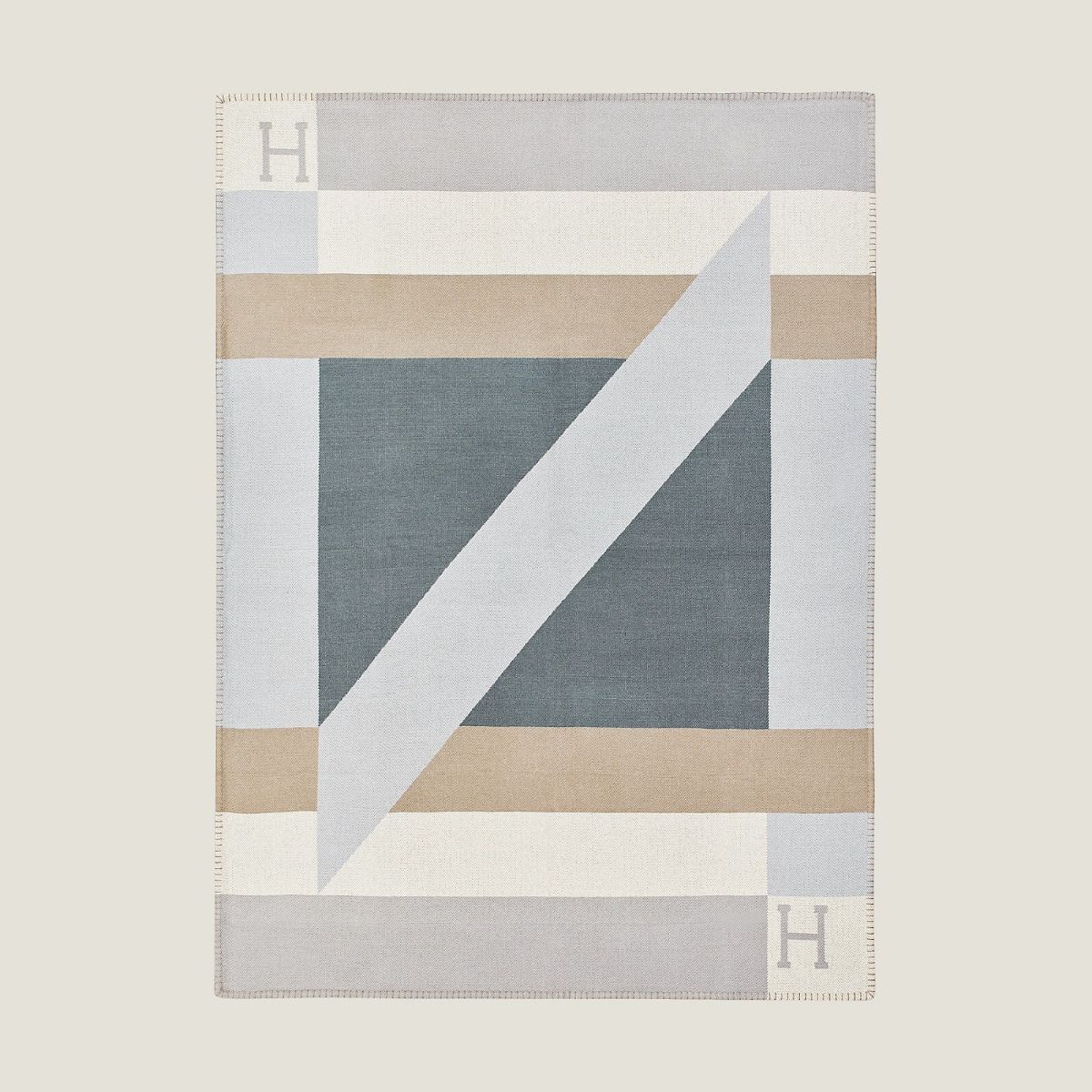 Hermes H Drapeau Blanket in Acier and Perle Cashmere - Image 3