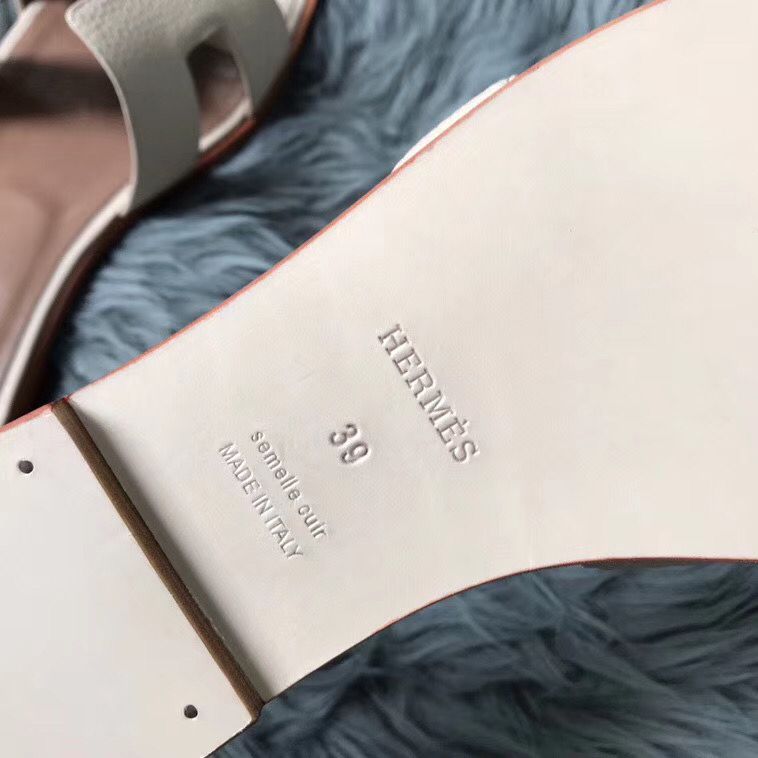 Hermes Oran Sandals In Beton Clemence Leather - Image 7