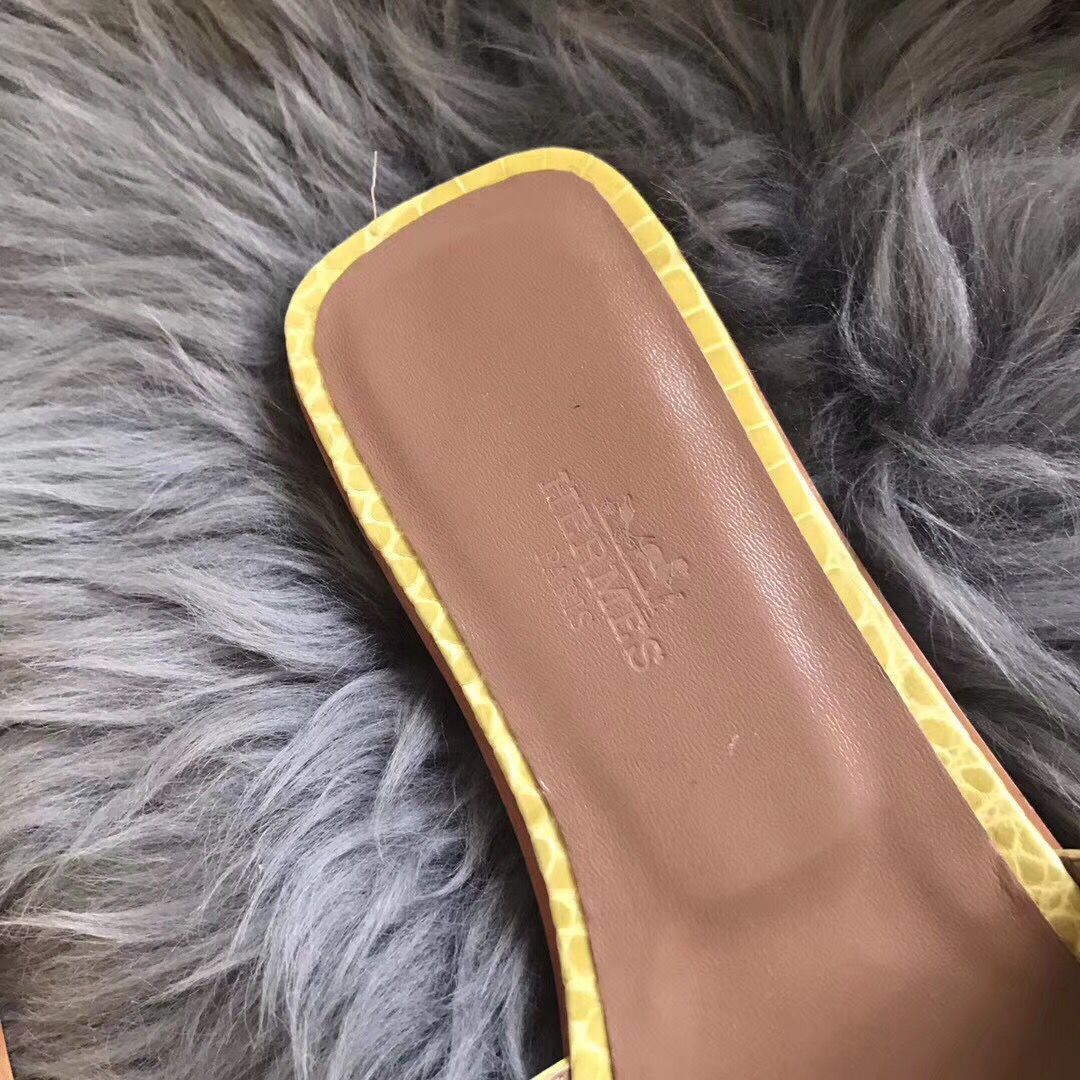 Hermes Oran Sandals In Yellow Shiny Niloticus Crocodile - Image 3