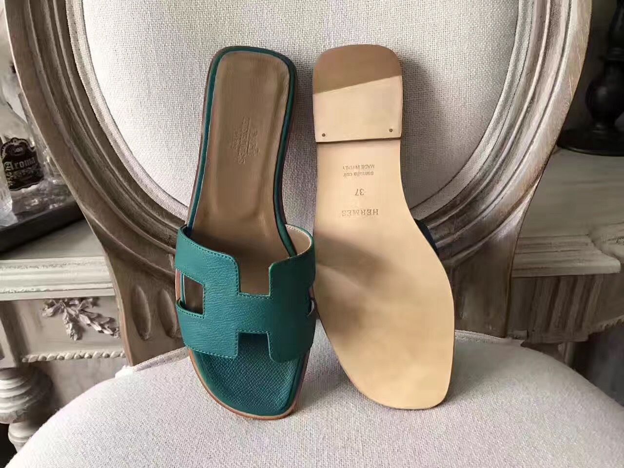 Hermes Oran Sandals In Malachite Epsom Leather - Image 4