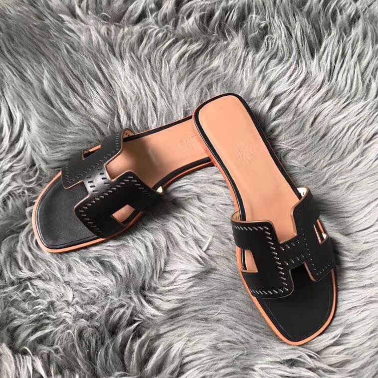 Hermes Oran Perforated Sandals In Black Swift Leather - Image 4