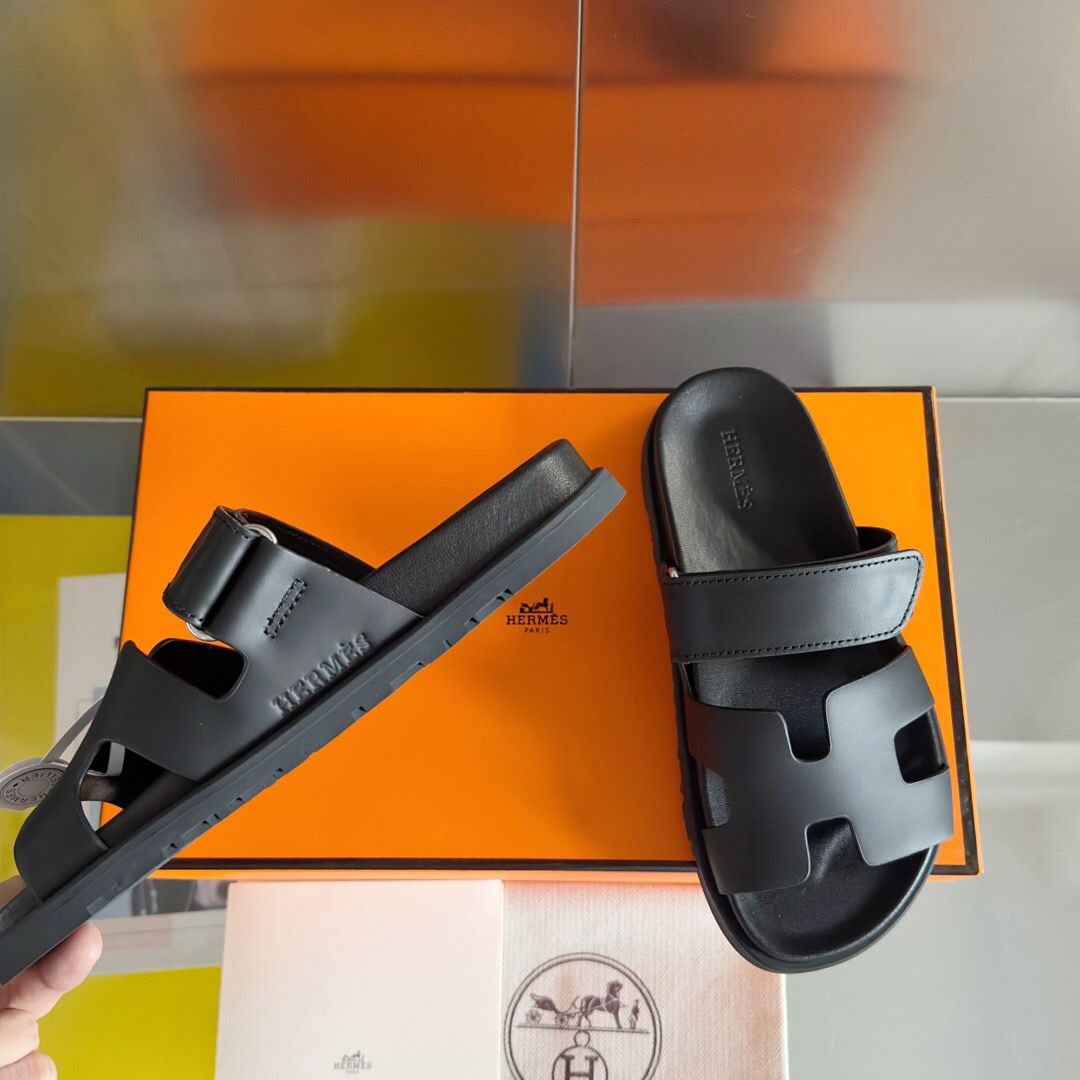 Hermes Men's Chypre Sandals in Black Calfskin - Image 10