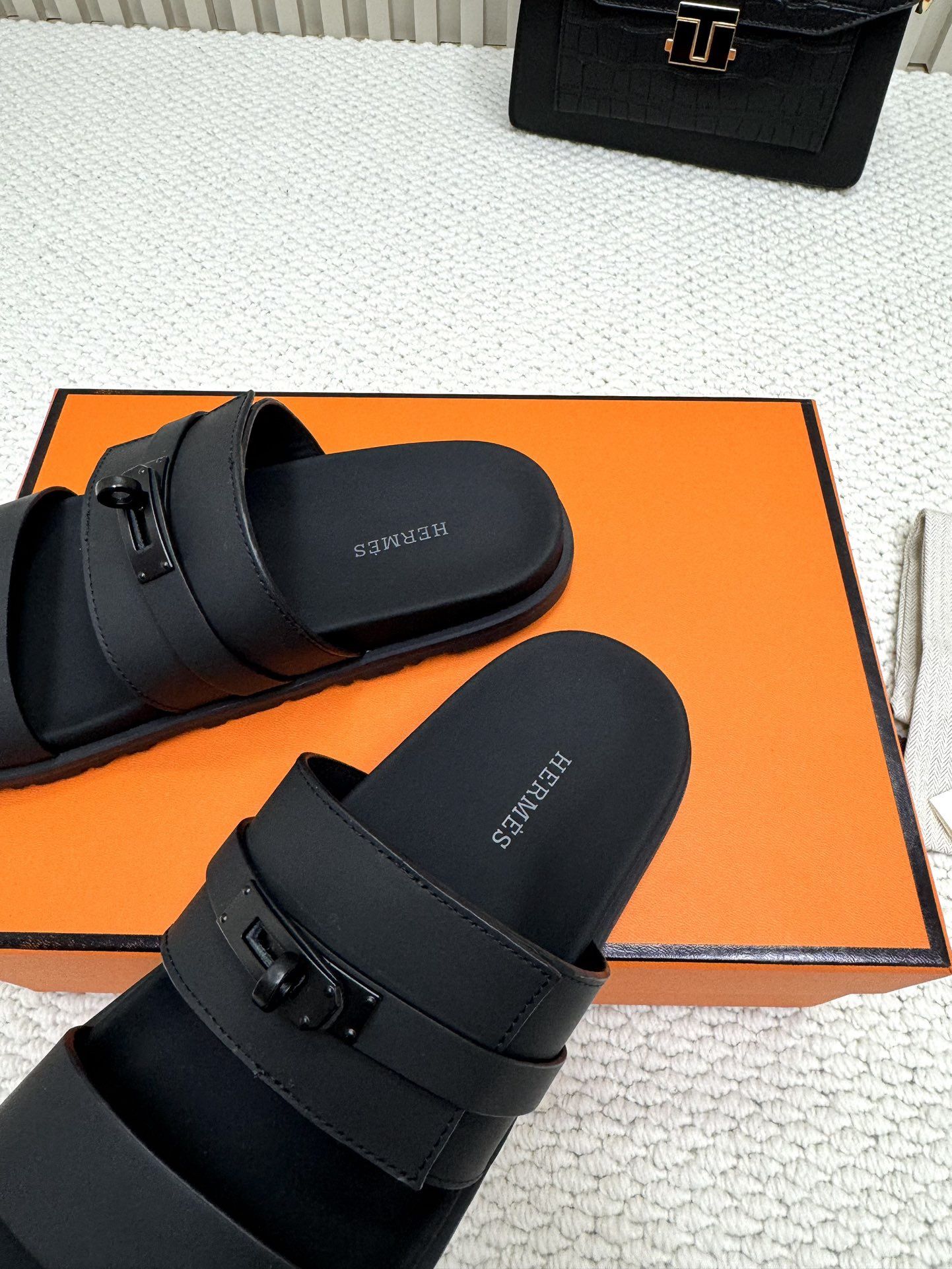 Hermes Men's Jackson Sandal in Black Calfskin - Image 7