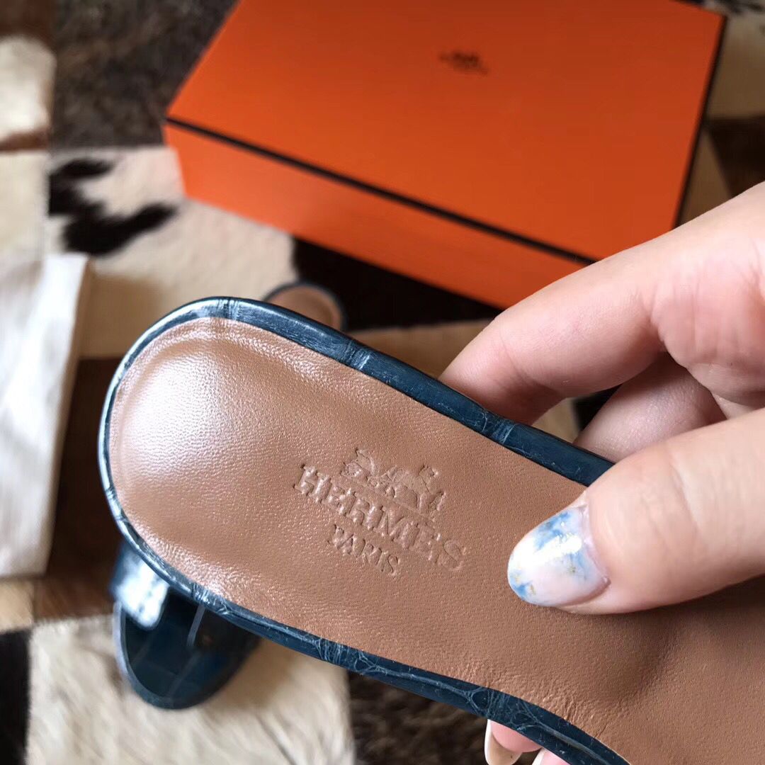 Hermes Oasis Sandals In Blue Shiny Niloticus Crocodile - Image 6