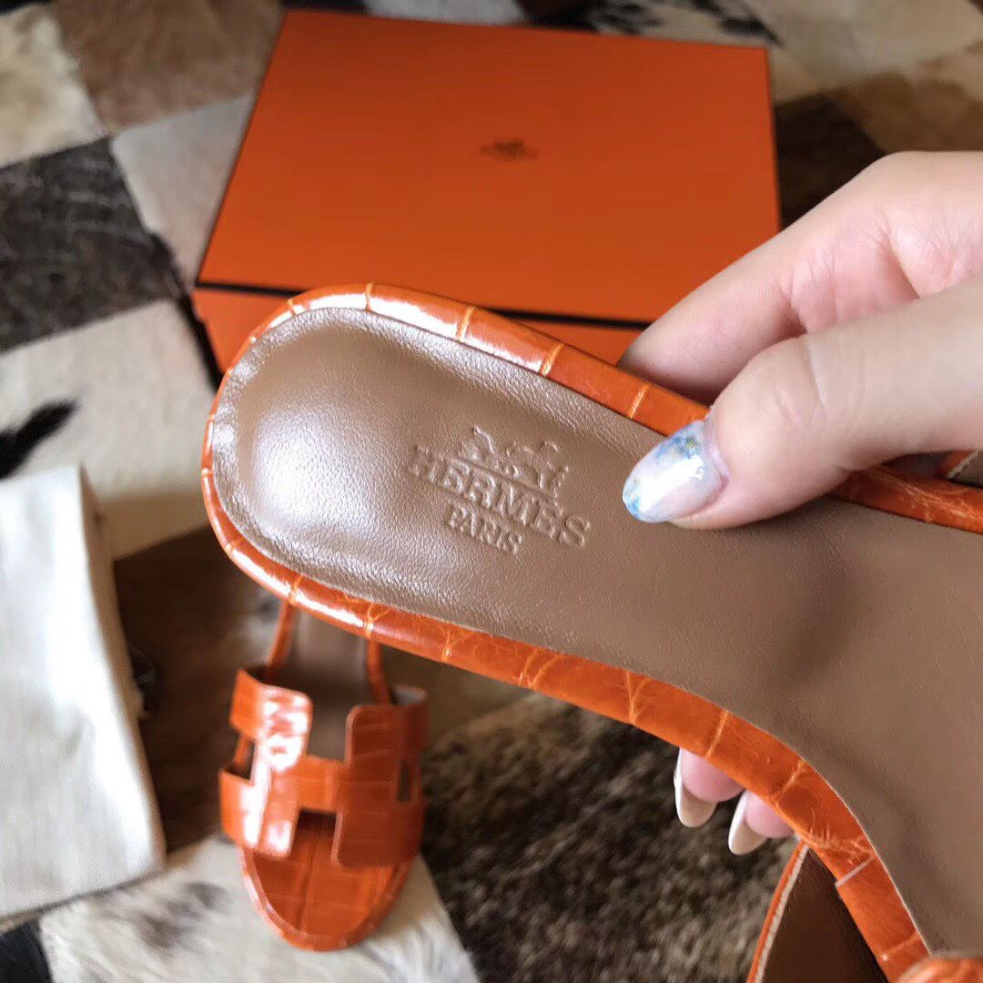Hermes Oasis Sandals In Orange Shiny Niloticus Crocodile - Image 5