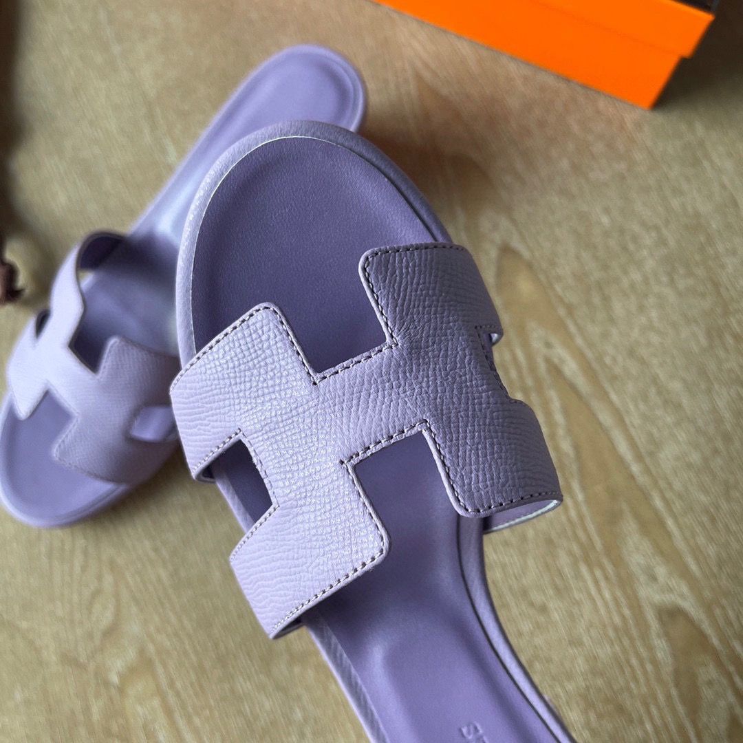 Hermes Oasis Sandals in Lilas Epsom Calfskin - Image 3