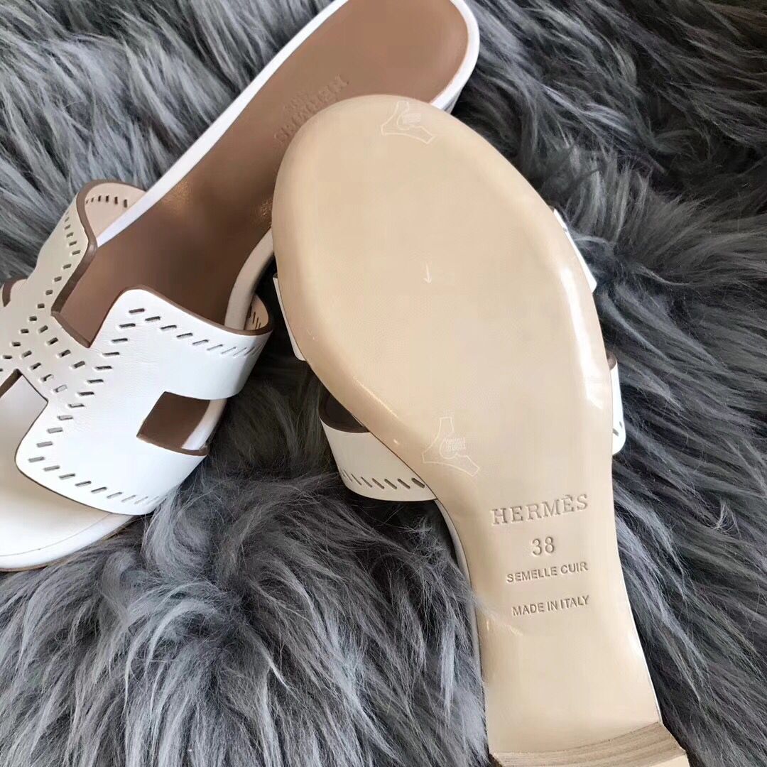 Hermes Oasis Sandals In White Perforated Epsom Leather - Image 5