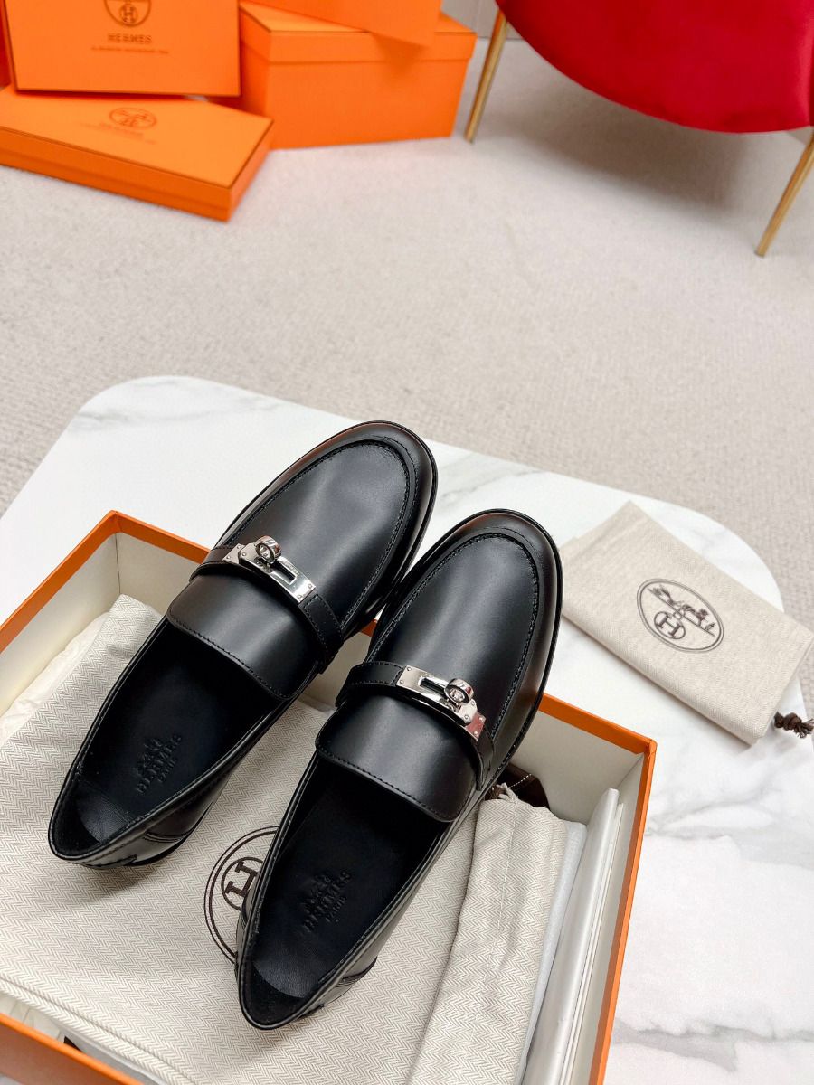 Hermes Women's Destin Loafers in Black Leather - Image 5