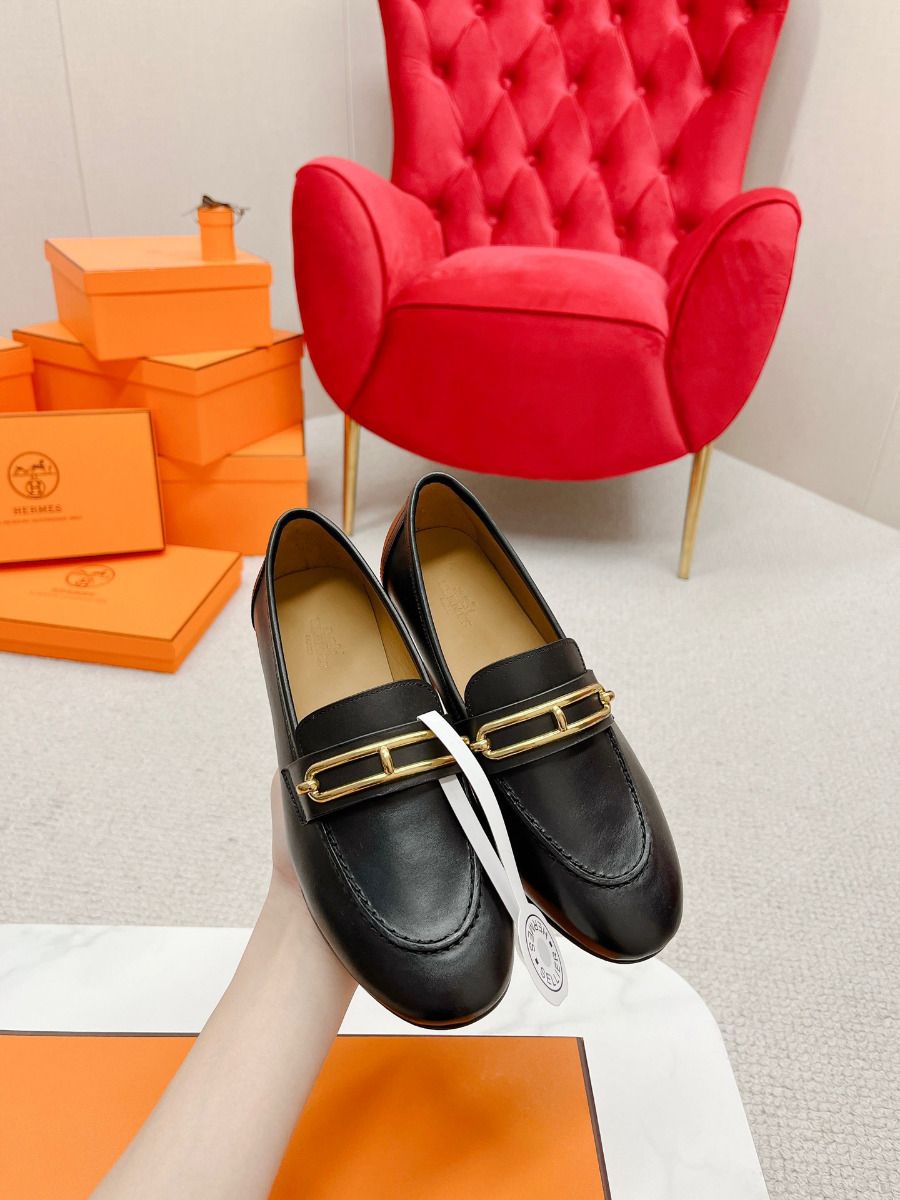 Hermes Women's Colette Loafers in Black Leather - Image 5