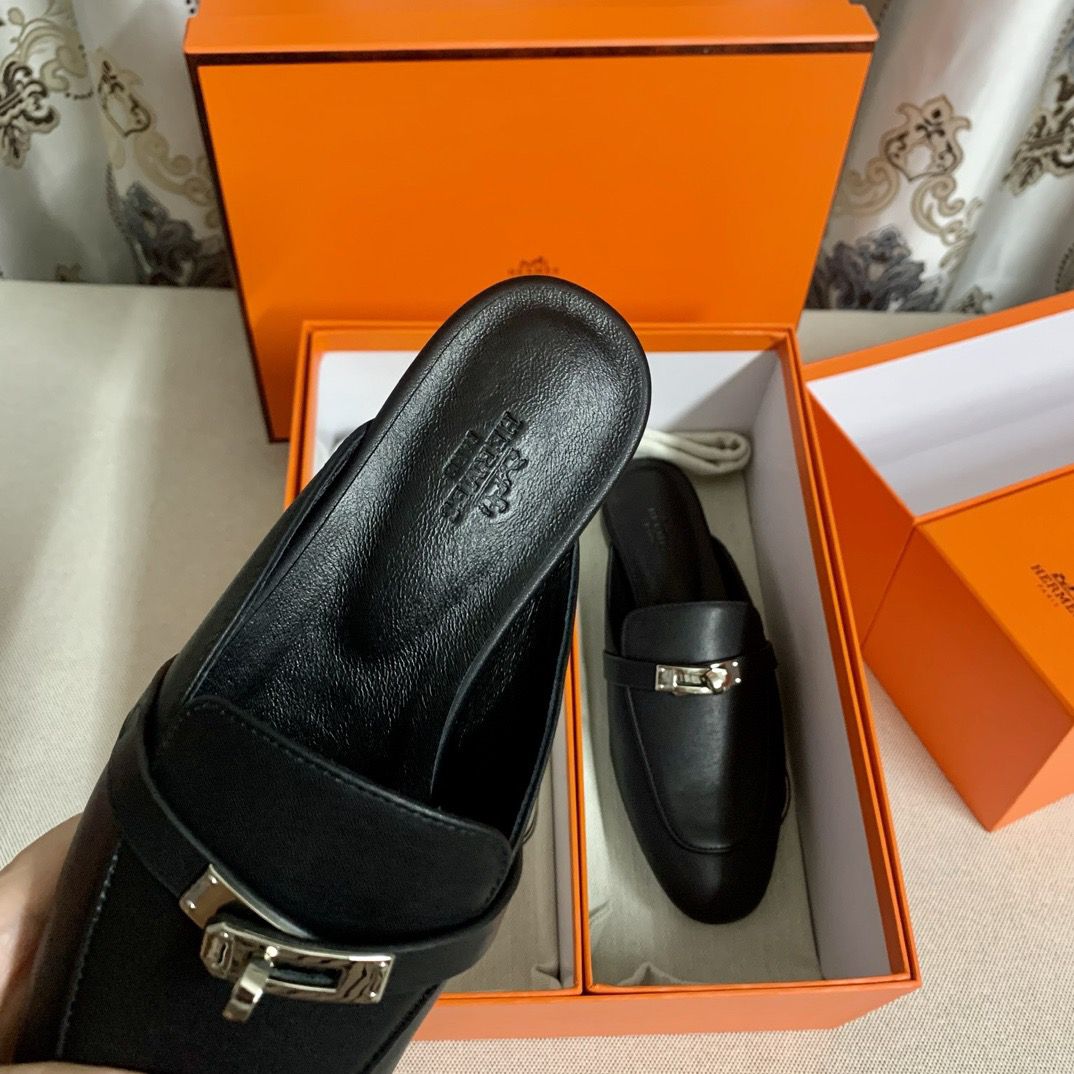 Hermes Women's Oz Mules in Black Leather - Image 6