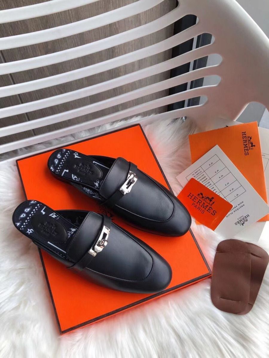 Hermes Oz Mules In Noir Calfskin - Image 4