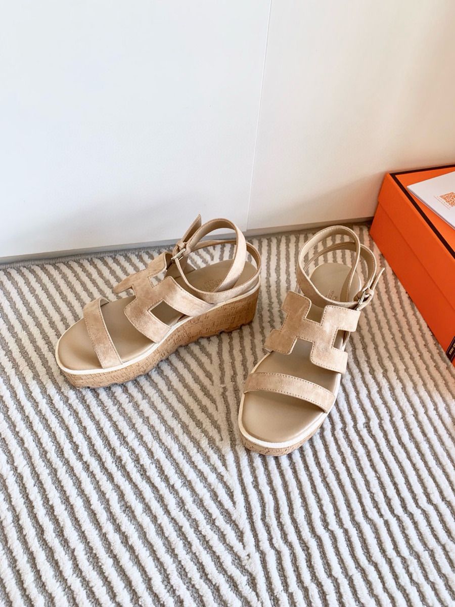 Hermes Havane 30 Sandals in Beige Suede Leather - Image 7