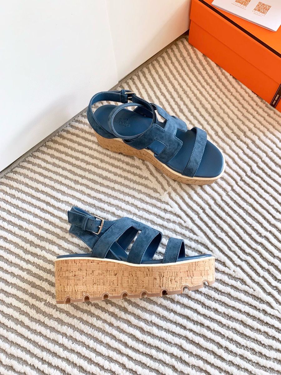 Hermes Havane 30 Sandals in Blue Suede Leather - Image 6