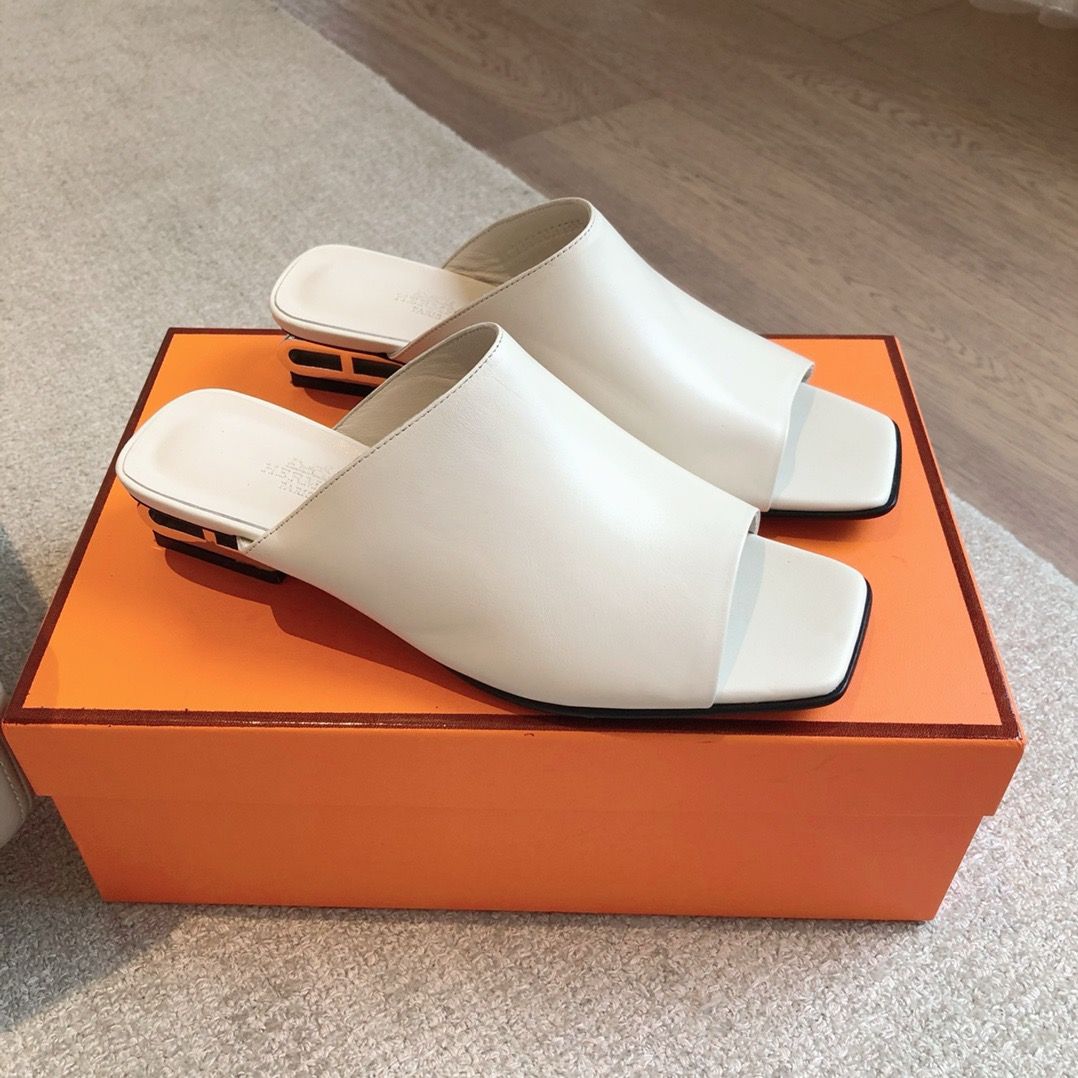 Hermes Women's Idole Sandals in White Leather - Image 3