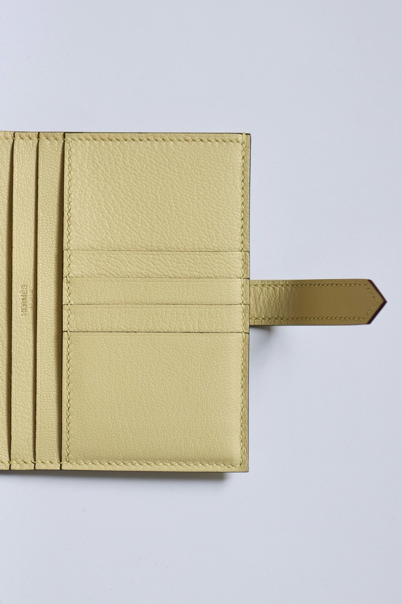 Hermes Bearn Compact Wallet in Vanille Matte Alligator Leather - Image 5