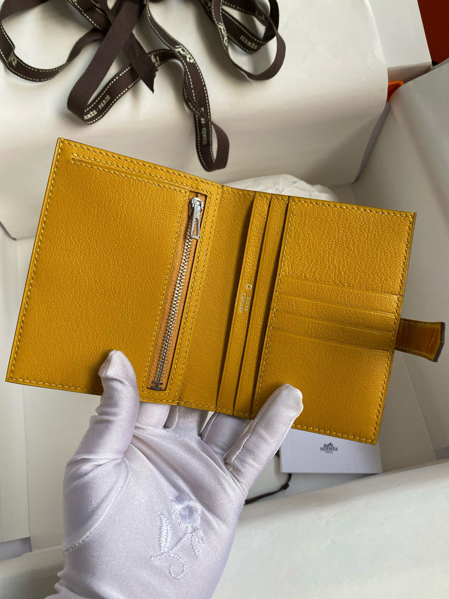 Hermes Bearn Compact Wallet in Jaune Ambre Shiny Alligator Leather - Image 5