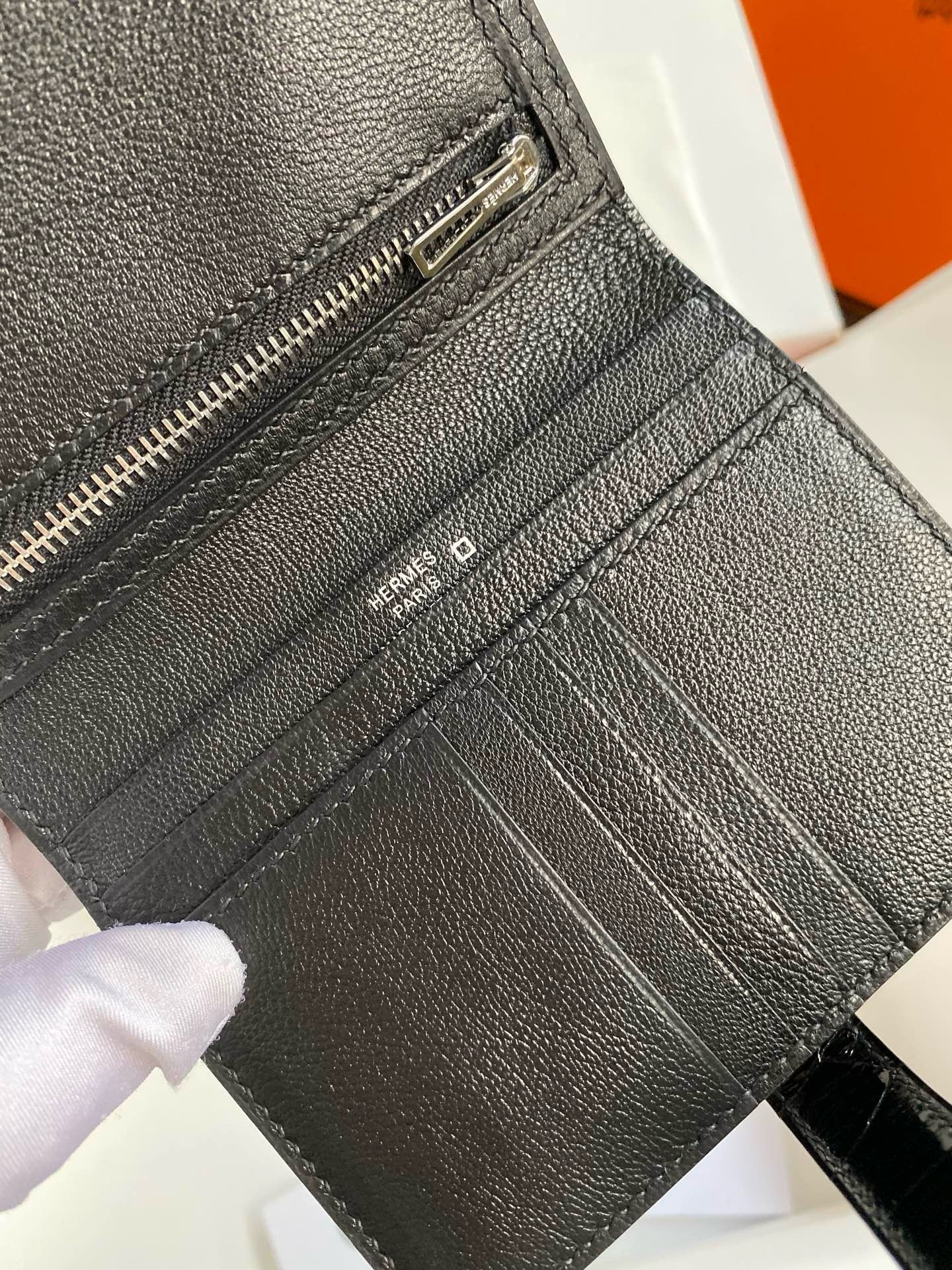 Hermes Bearn Compact Wallet in Black Shiny Alligator Leather - Image 7