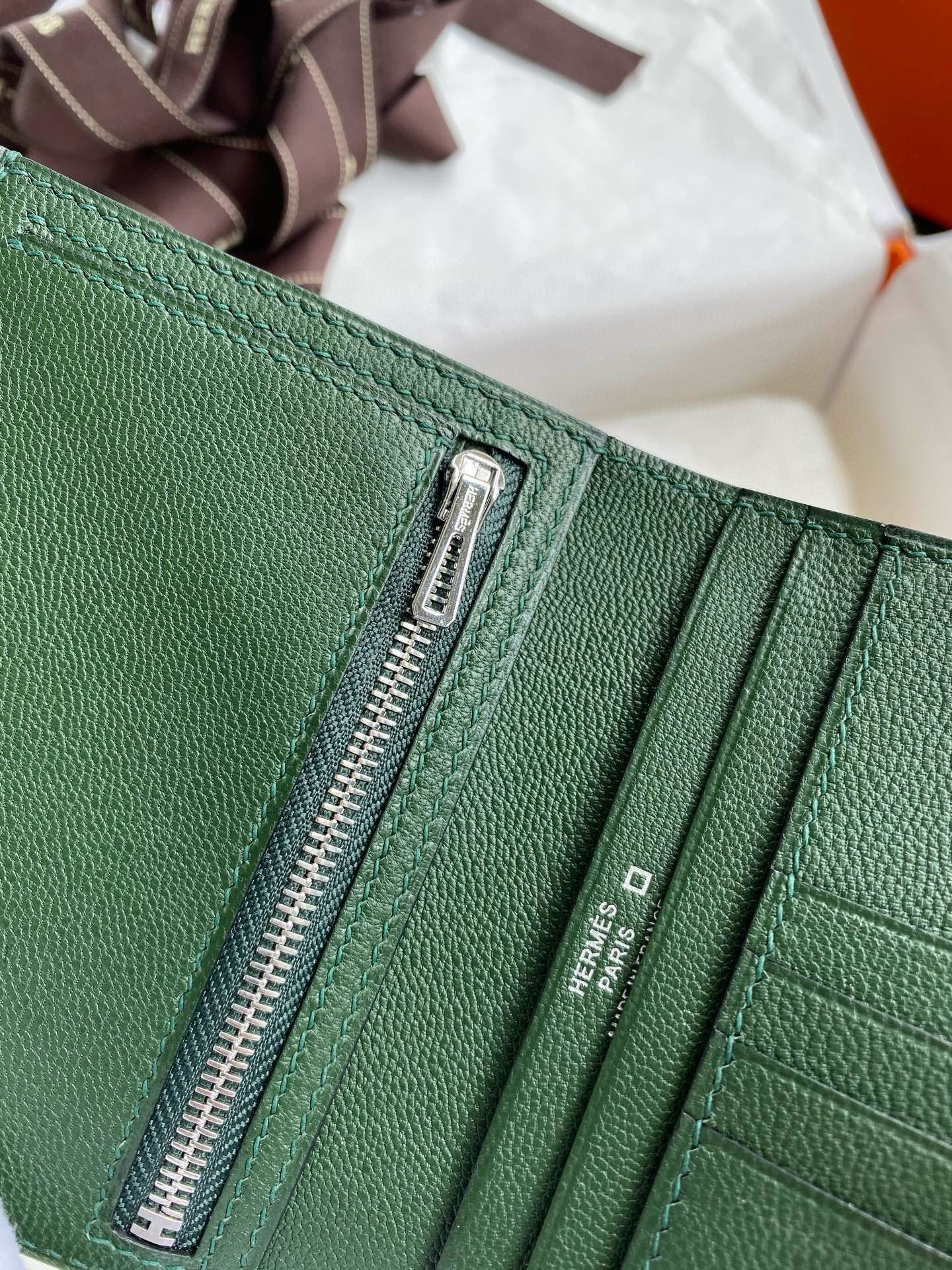Hermes Bearn Compact Wallet in Vert Fonce Shiny Alligator Leather - Image 6