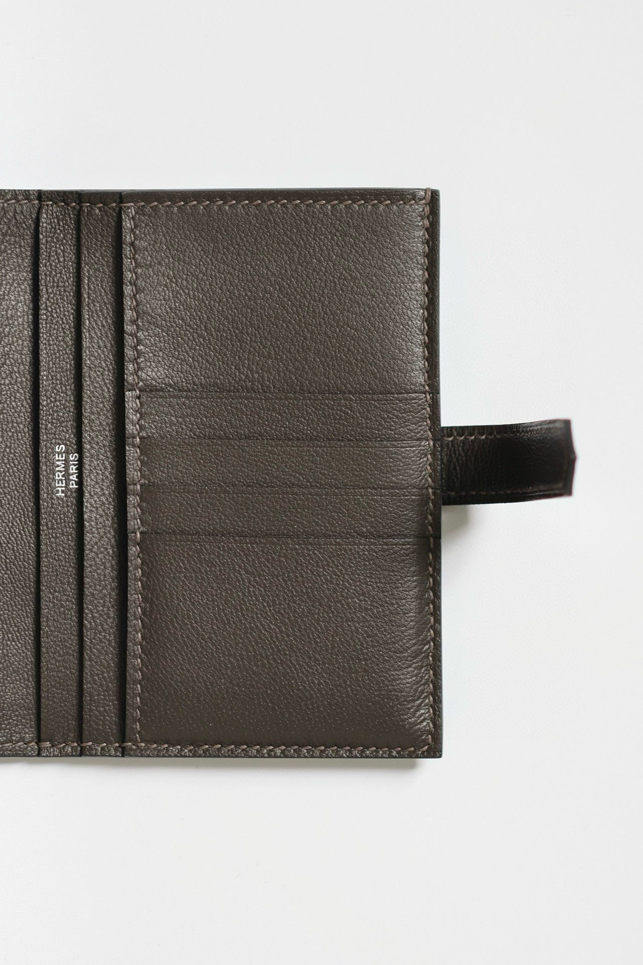 Hermes Bearn Compact Wallet in Graphite Shiny Alligator Leather - Image 5