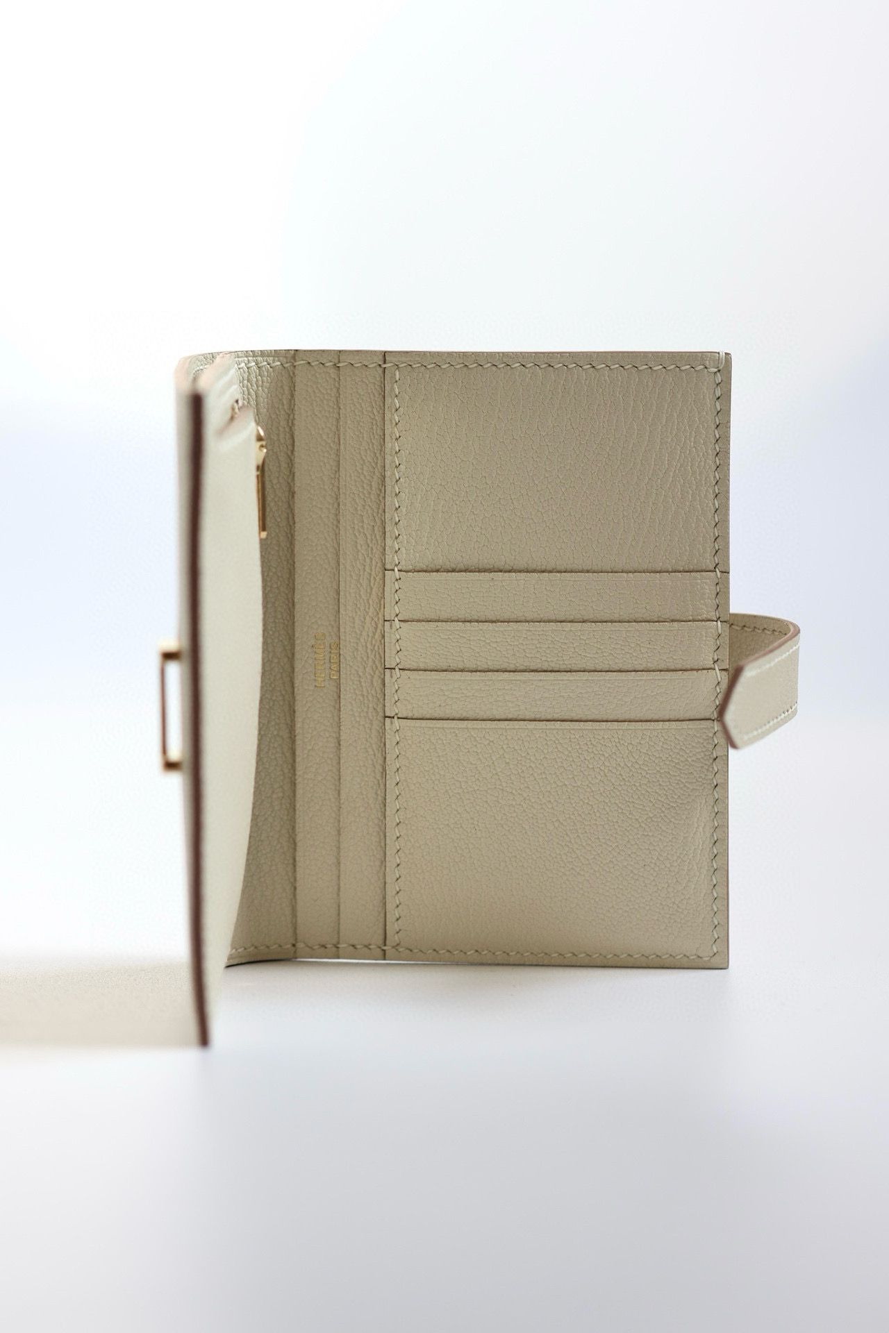 Hermes Bearn Compact Handmade Wallet in Craie Chevre Mysore Goatskin - Image 5