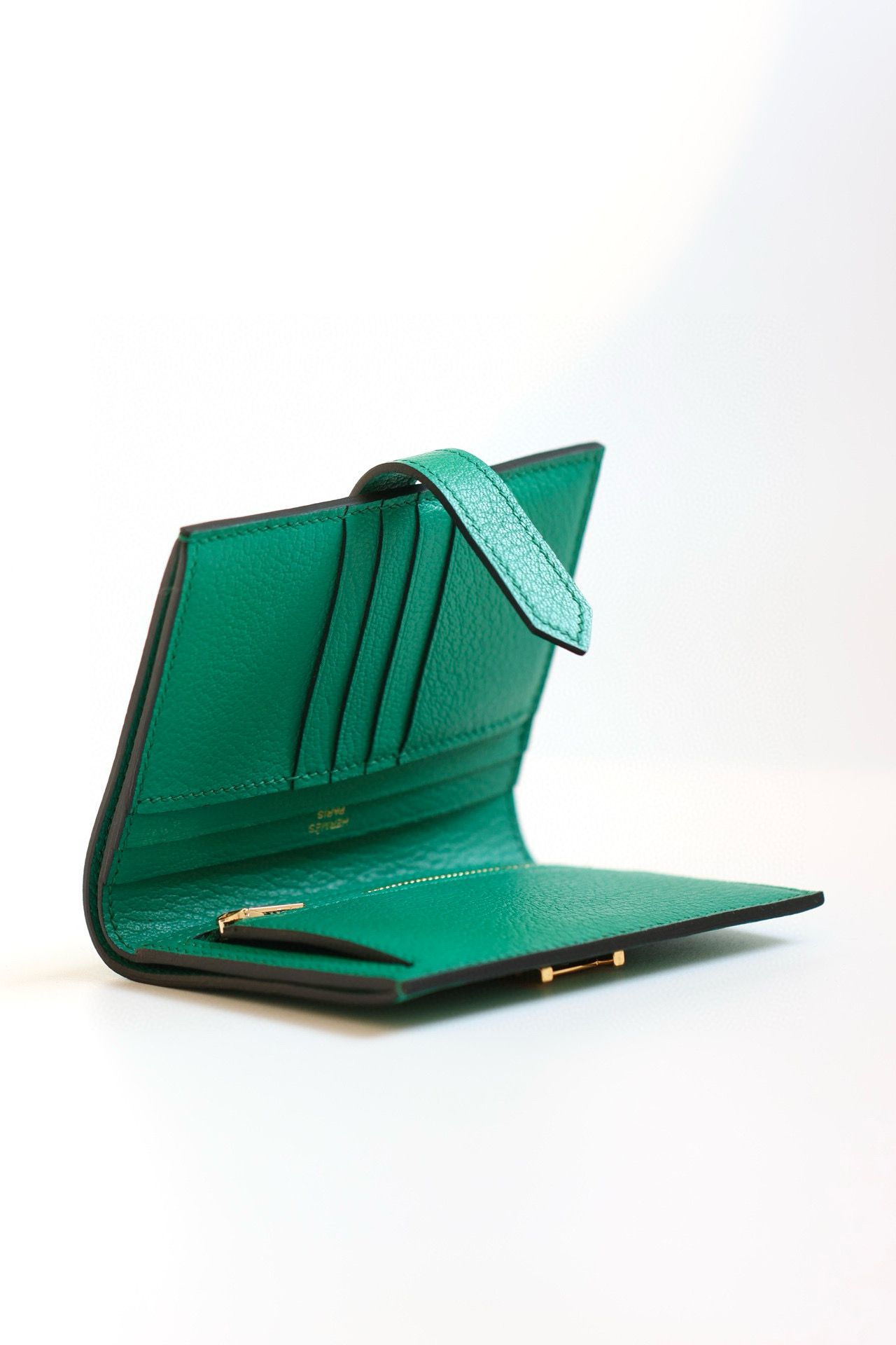 Hermes Bearn Compact Handmade Wallet in Vert Jade Chevre Mysore Goatskin - Image 6