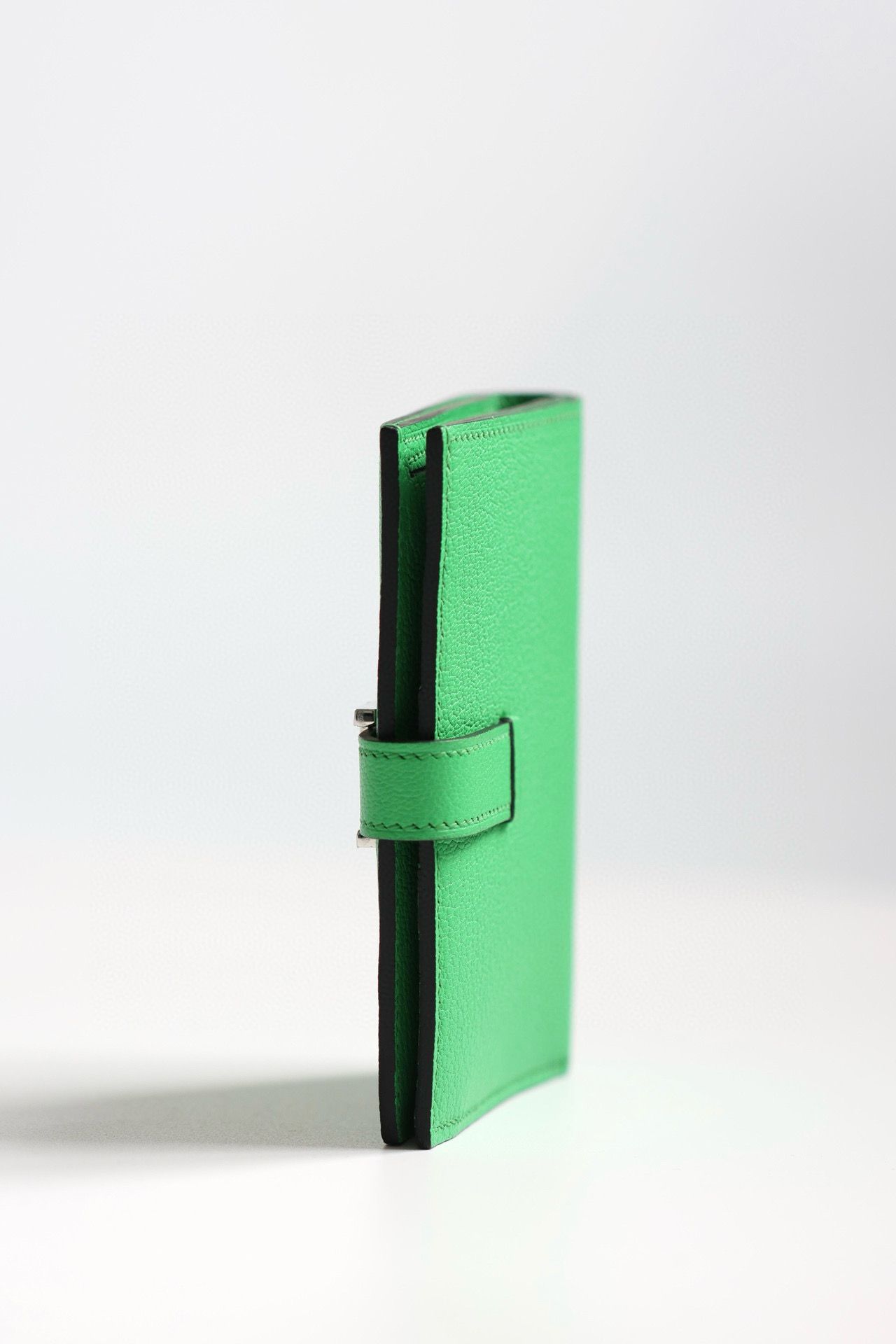 Hermes Bearn Compact Handmade Wallet in Vert Comics Chevre Mysore Goatskin - Image 3