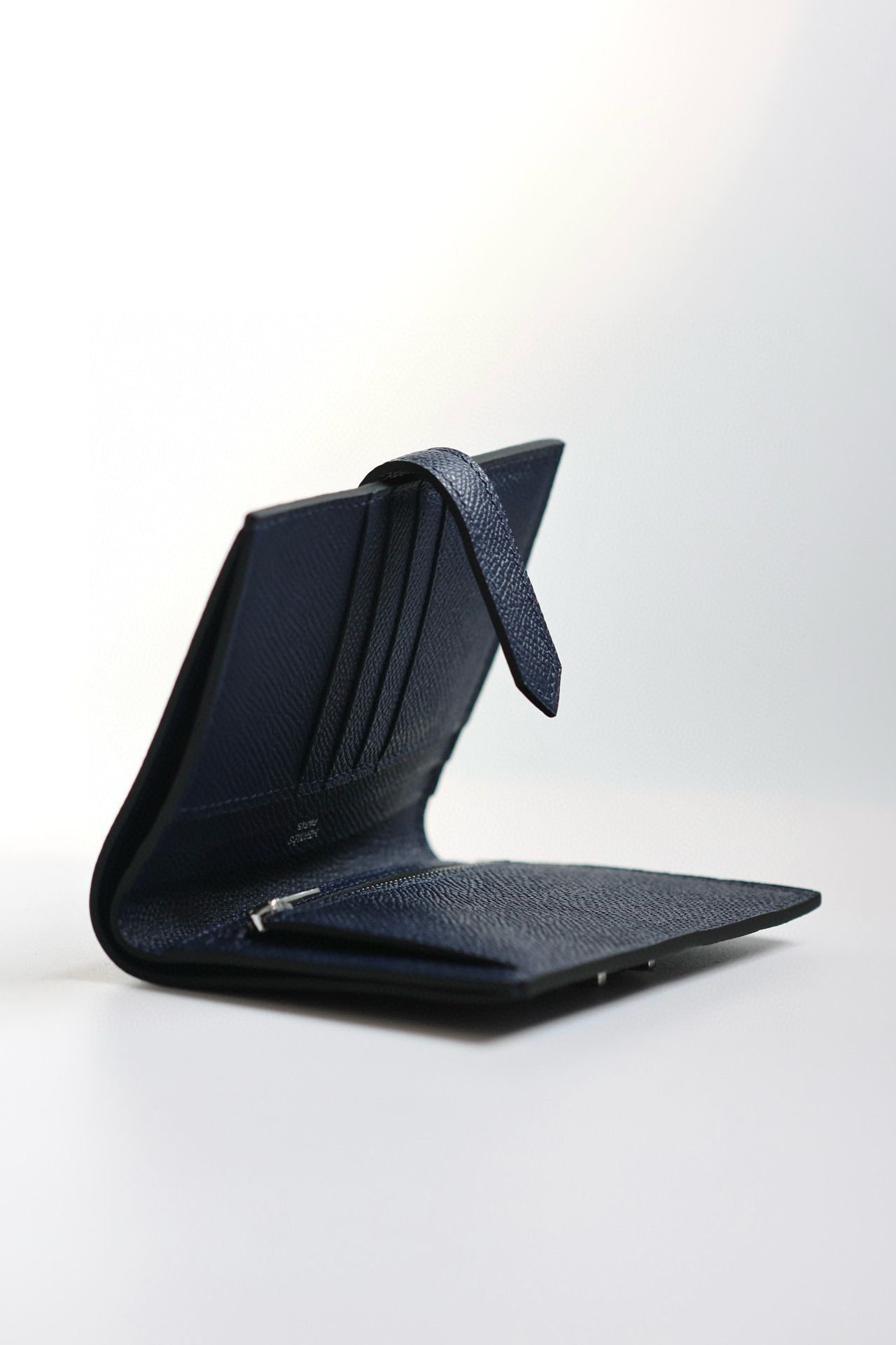 Hermes Bearn Compact Handmade Wallet in Blue Saphir Epsom Calfskin - Image 4