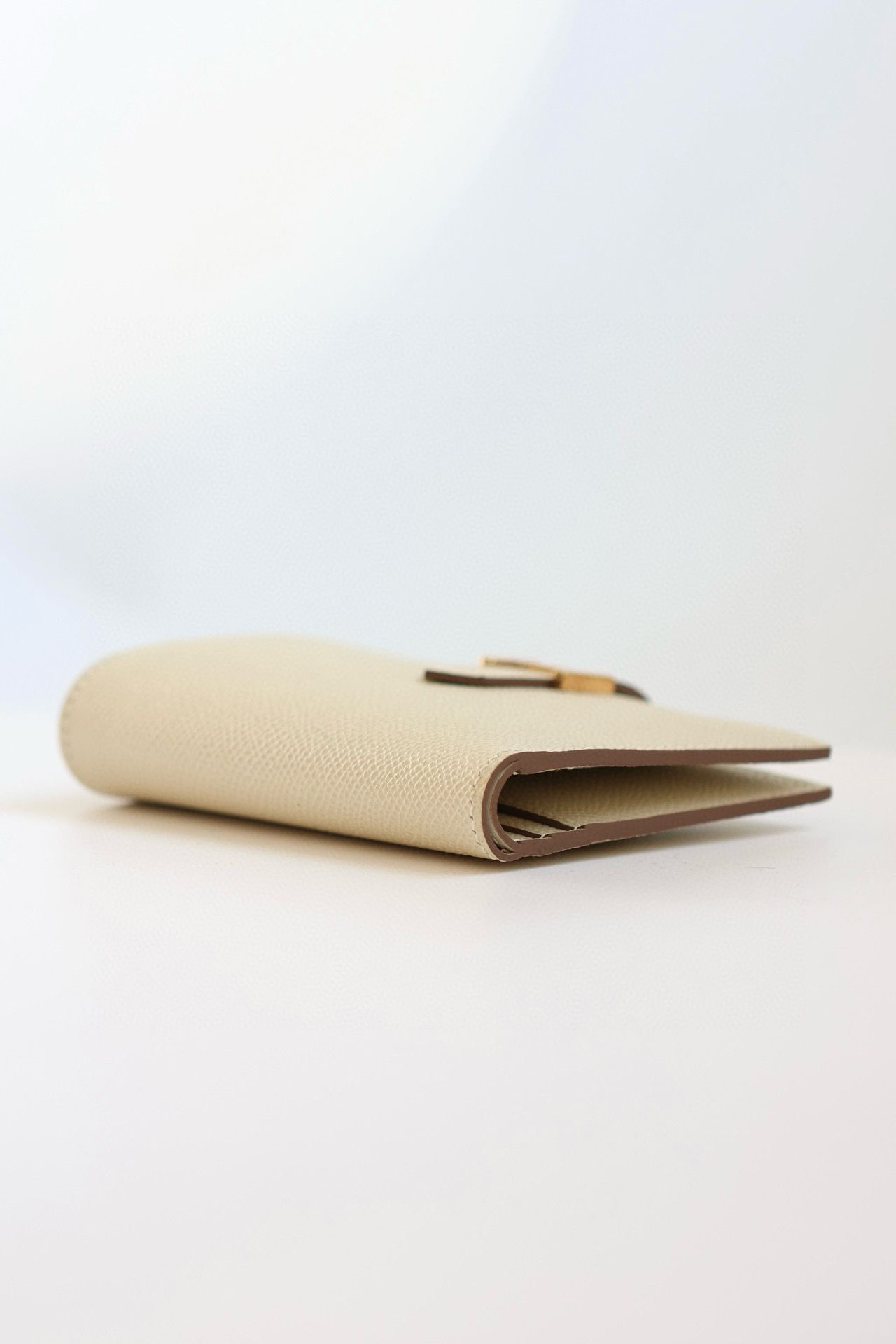 Hermes Bearn Compact Handmade Wallet in Craie Epsom Calfskin - Image 9