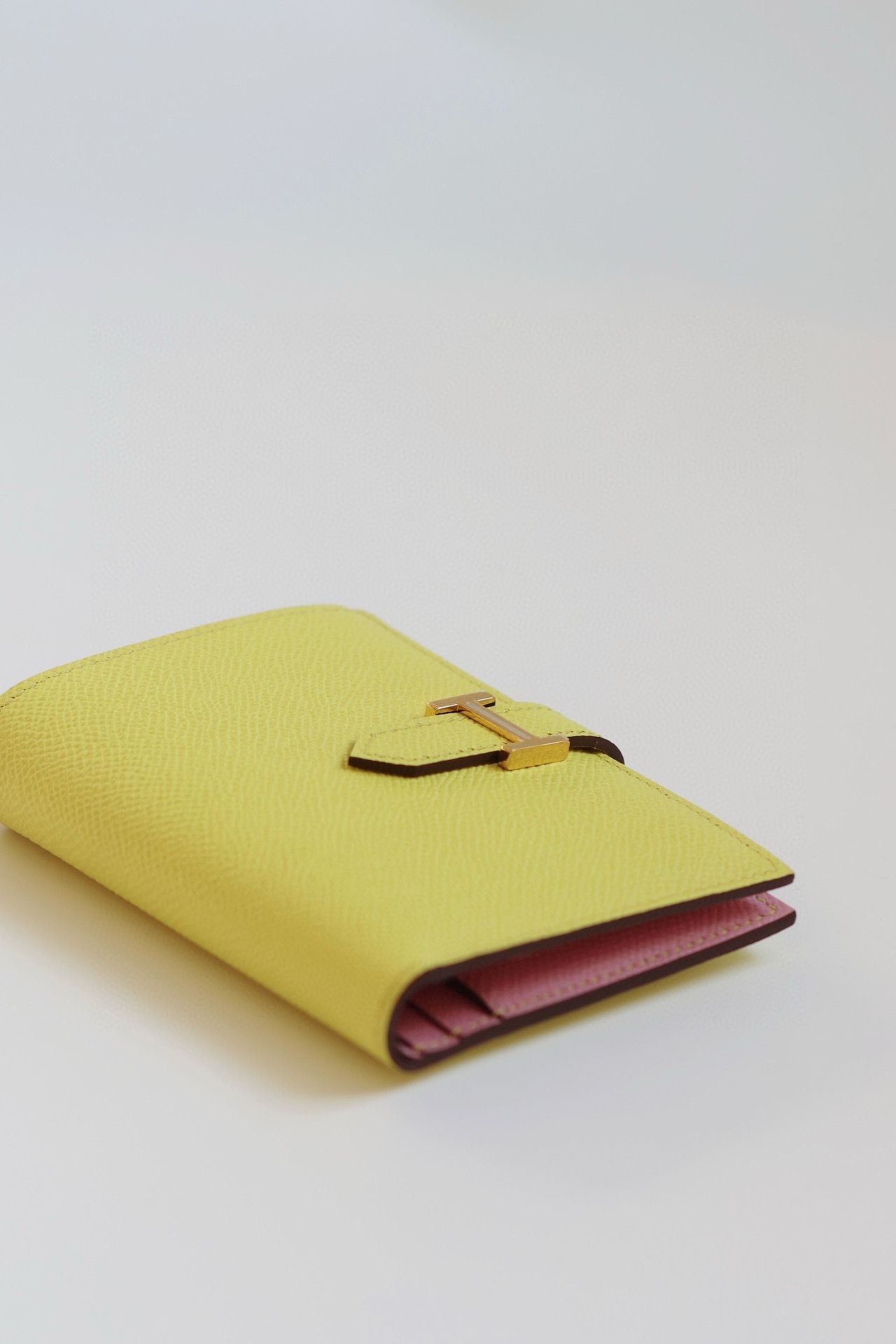 Hermes Bearn Compact Verso Handmade Wallet in Lime Epsom Calfskin - Image 8