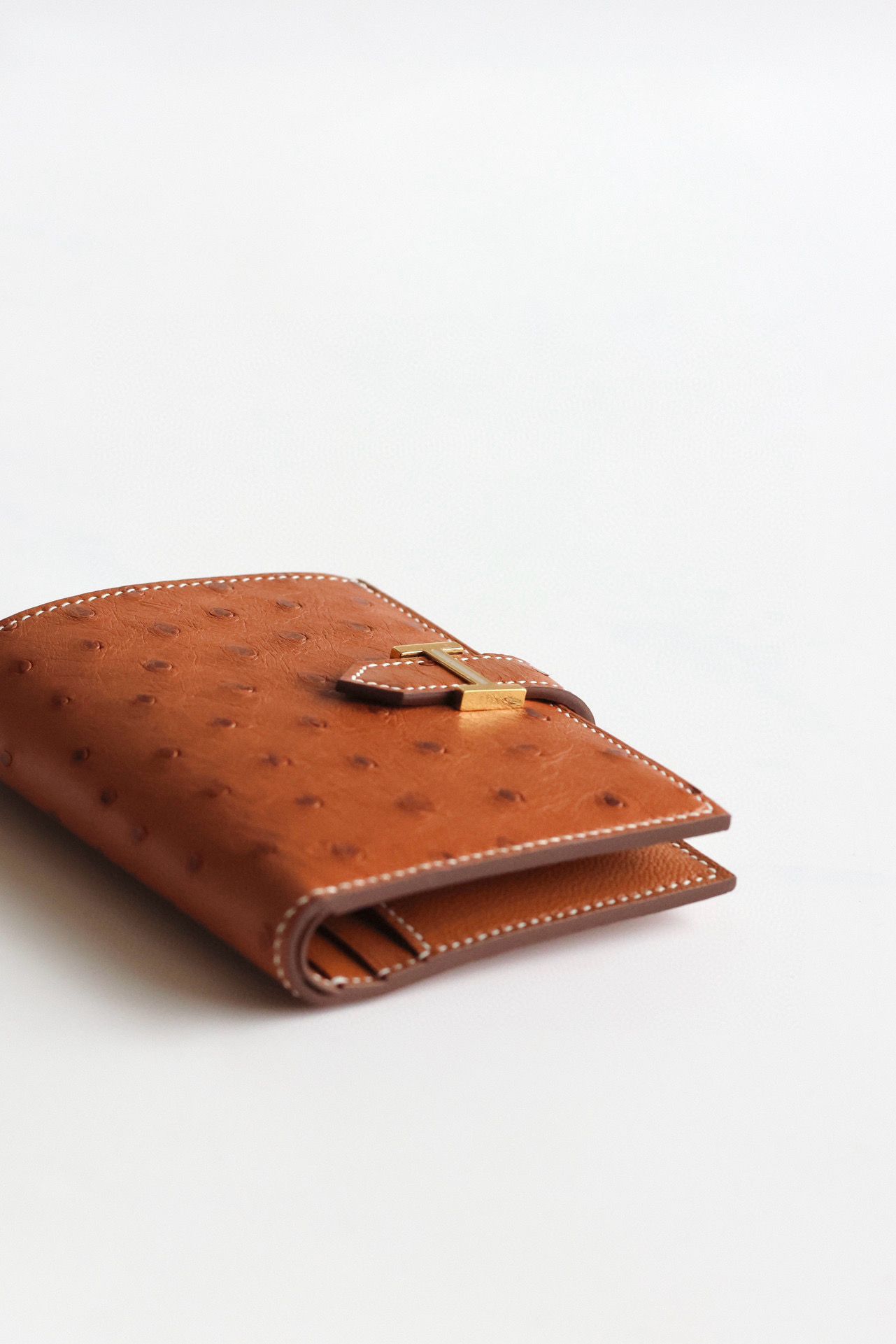 Hermes Bearn Compact Handmade Wallet in Gold Ostrich Leather - Image 9