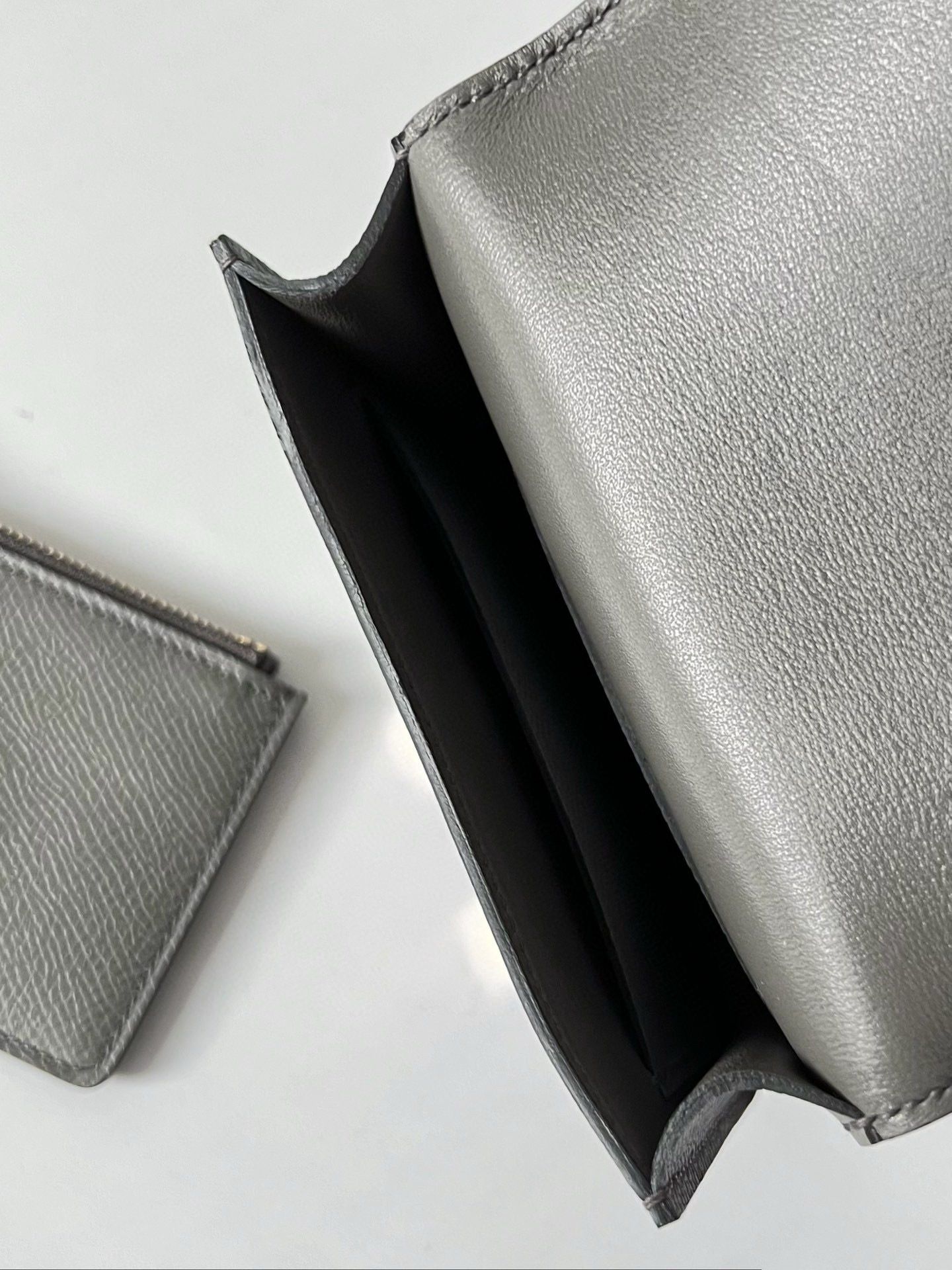 Hermes Constance Slim Wallet in Gris Meyer Epsom Calfskin - Image 9