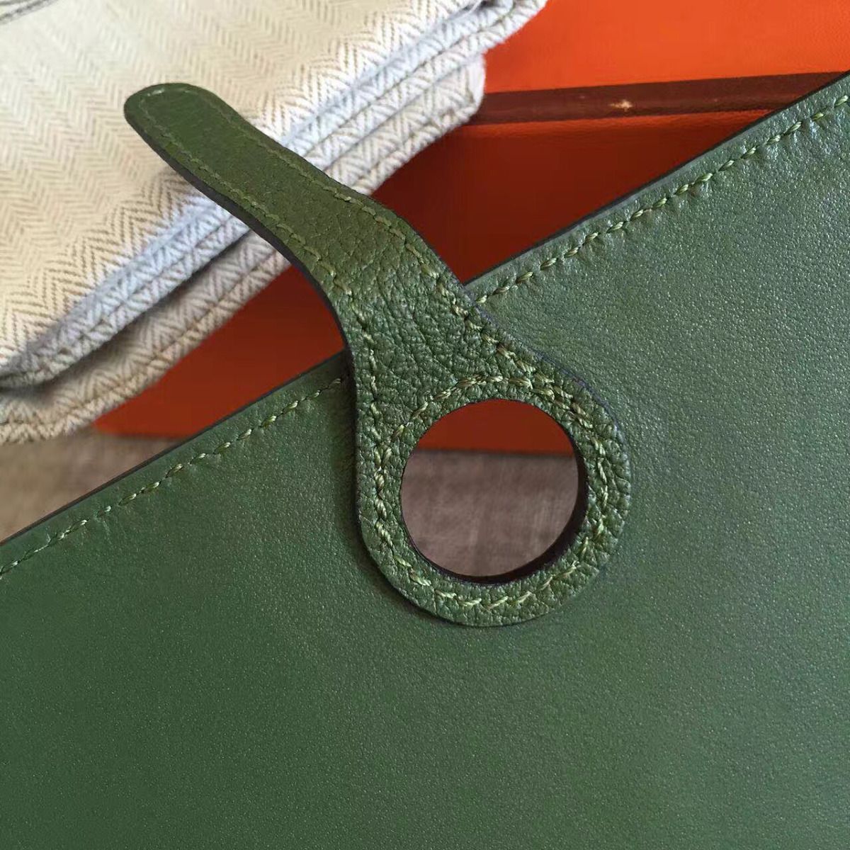 Hermes Dogon Duo Wallet In Green Clemence Leather - Image 9