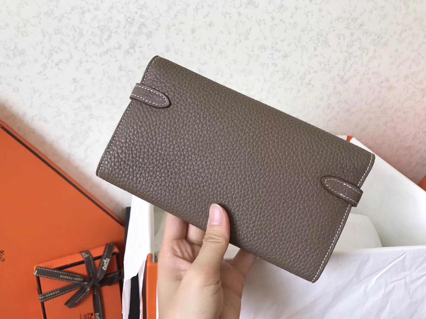 Hermes Kelly Classic Long Wallet In Etoupe Clemence Leather - Image 3