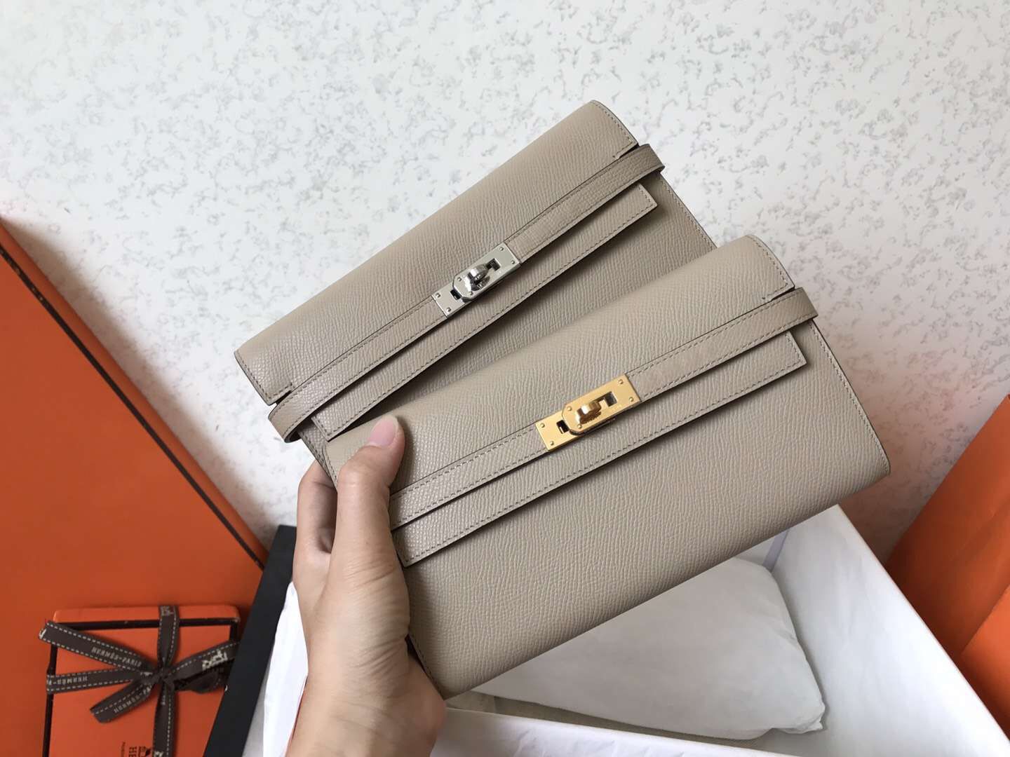 Hermes Kelly Classic Long Wallet In Grey Epsom Leather - Image 3