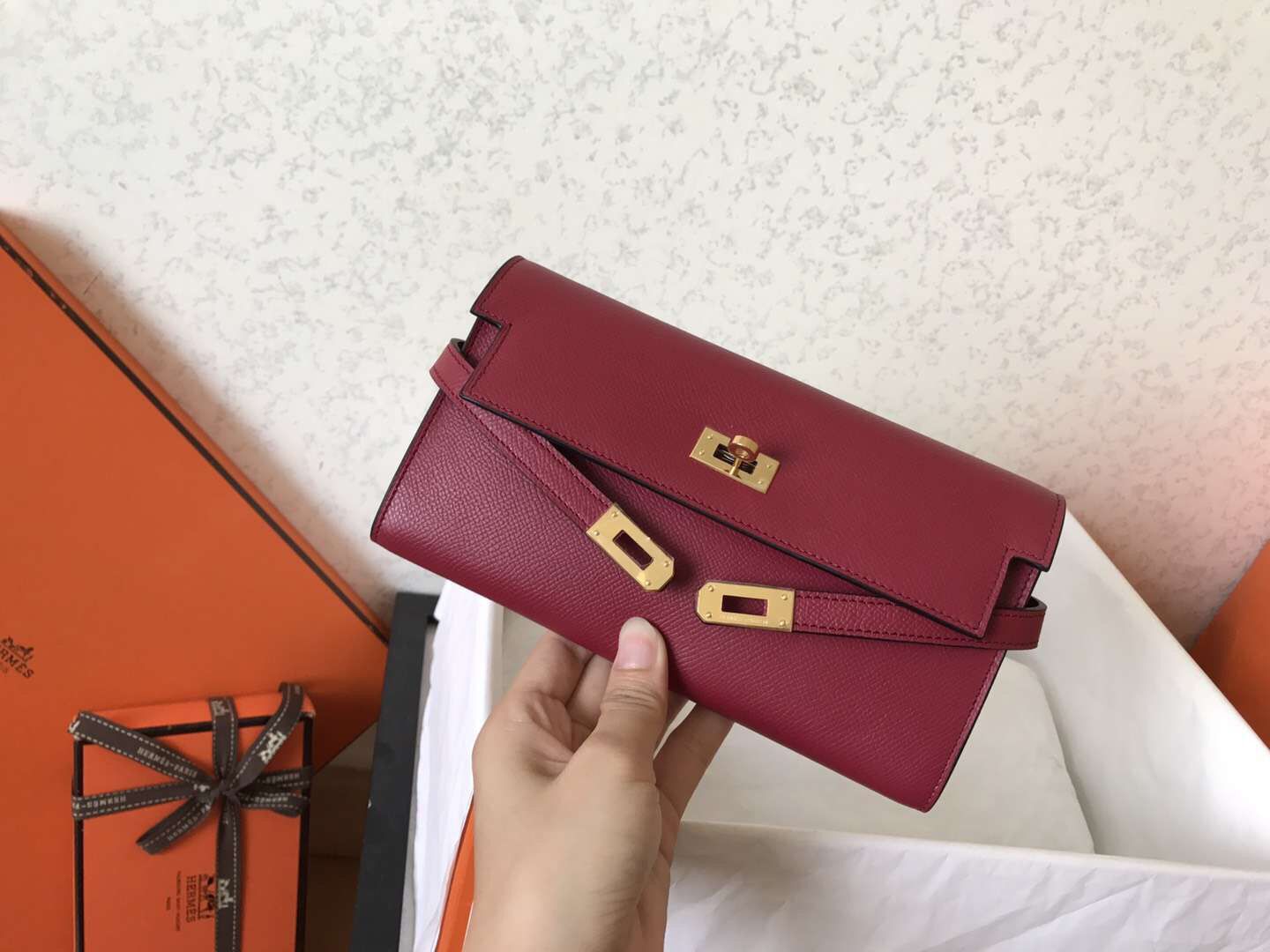 Hermes Kelly Classic Long Wallet In Ruby Epsom Leather - Image 4