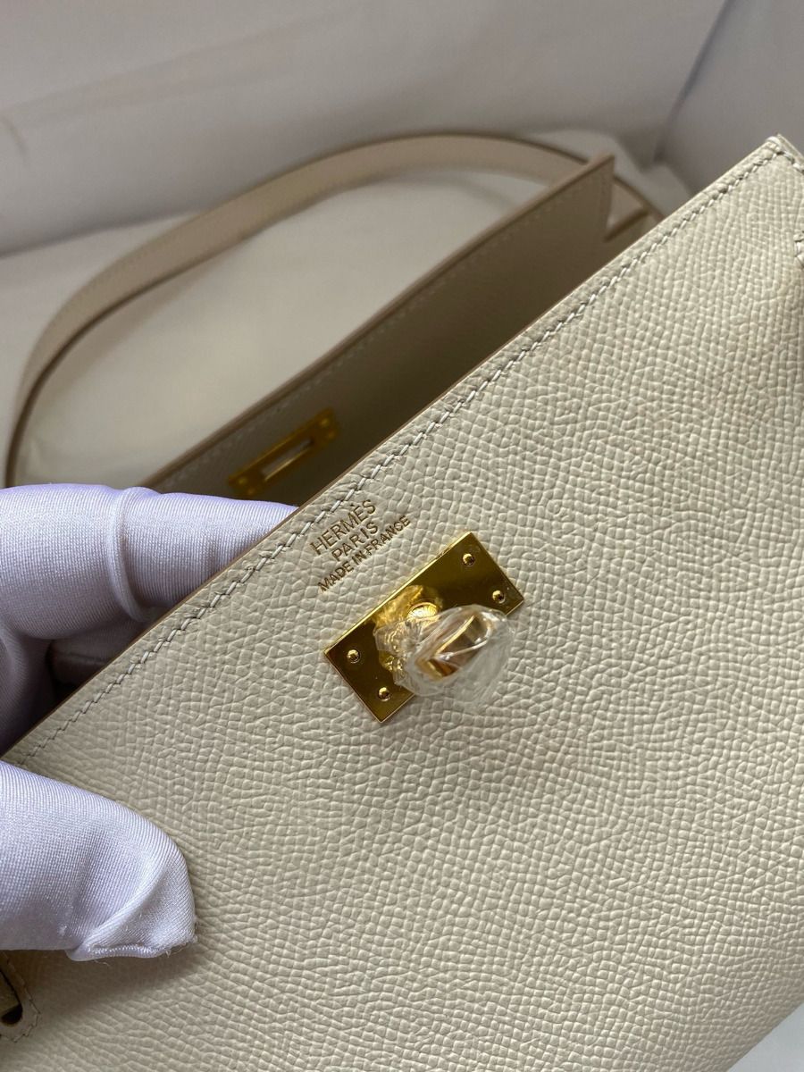 Hermes Kelly Classique To Go Wallet in Craie Epsom Calfskin - Image 9