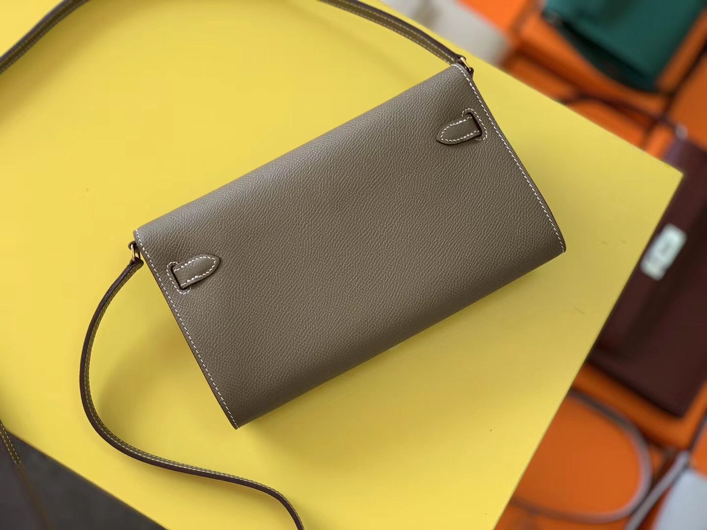 Hermes Kelly Classique To Go Wallet In Taupe Epsom Calfskin - Image 3