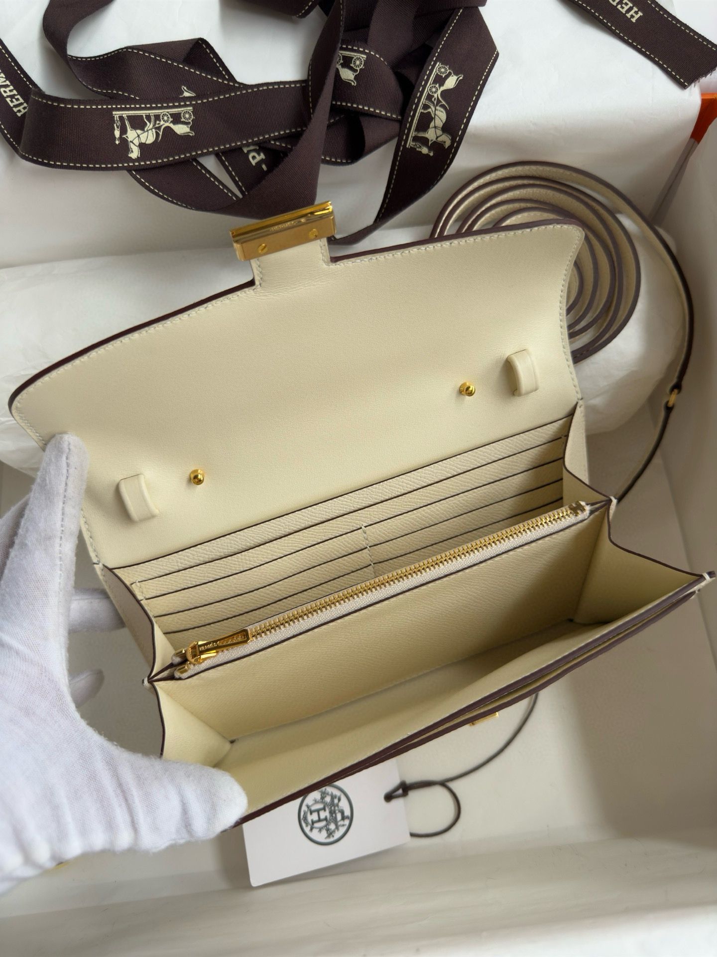 Hermes Constance To Go Wallet in Nata Epsom Calfskin - Image 7